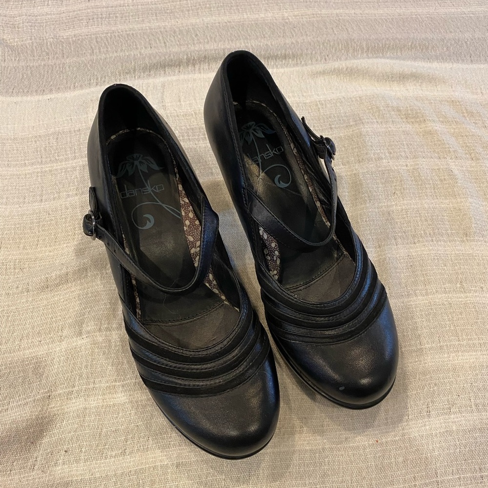 Dansko Black Women's Becky Nappa Mary Jane Pumps GUC